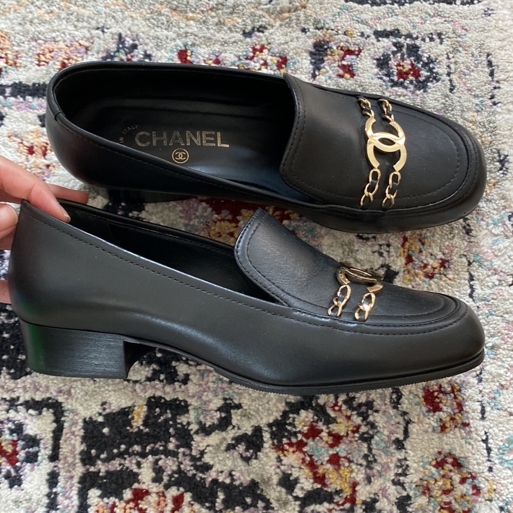 Chanel Black Leather CC Chain Link Slip On Loafers Size 39.5 - Picture 3 of 9